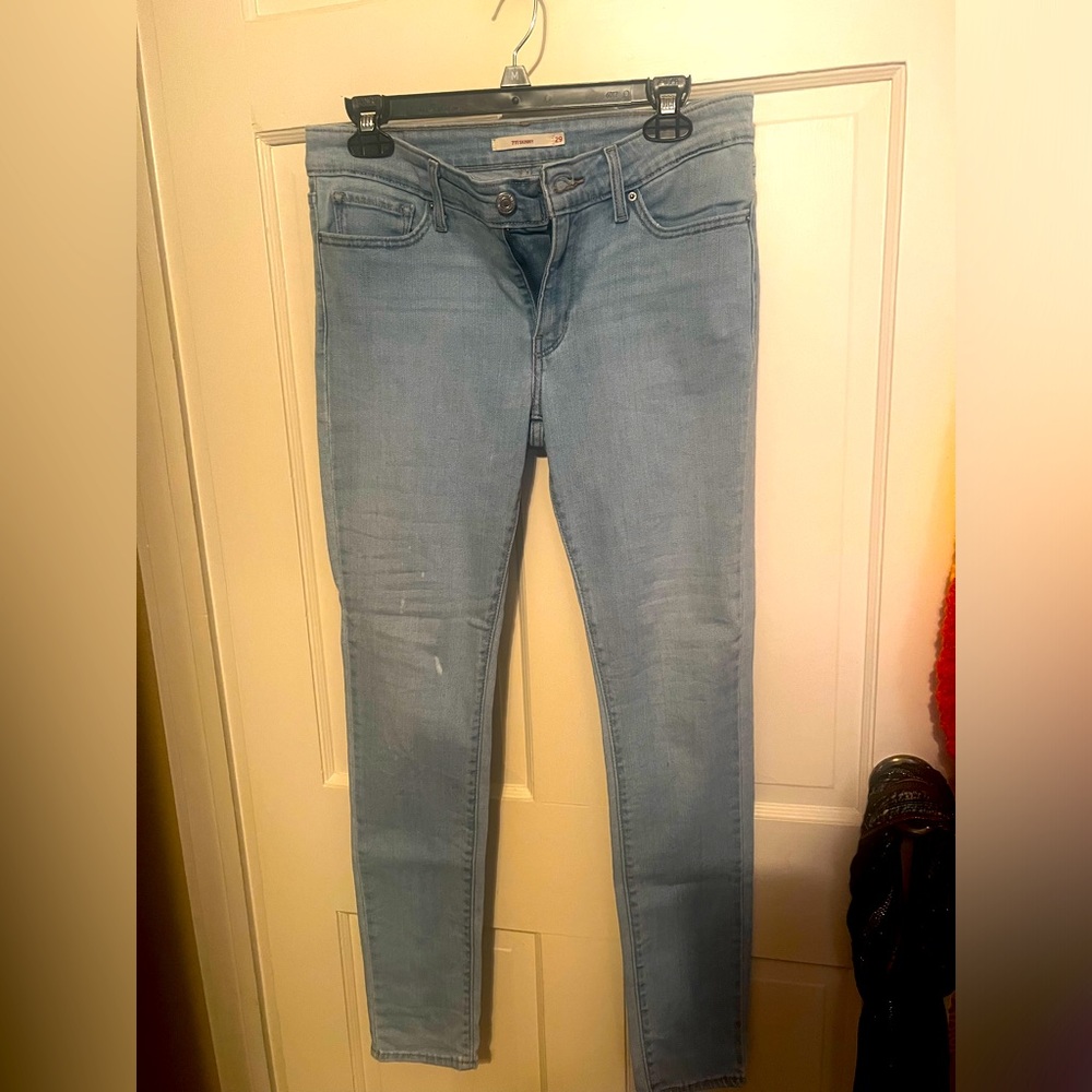 Levi’s 711 skinny jeans
